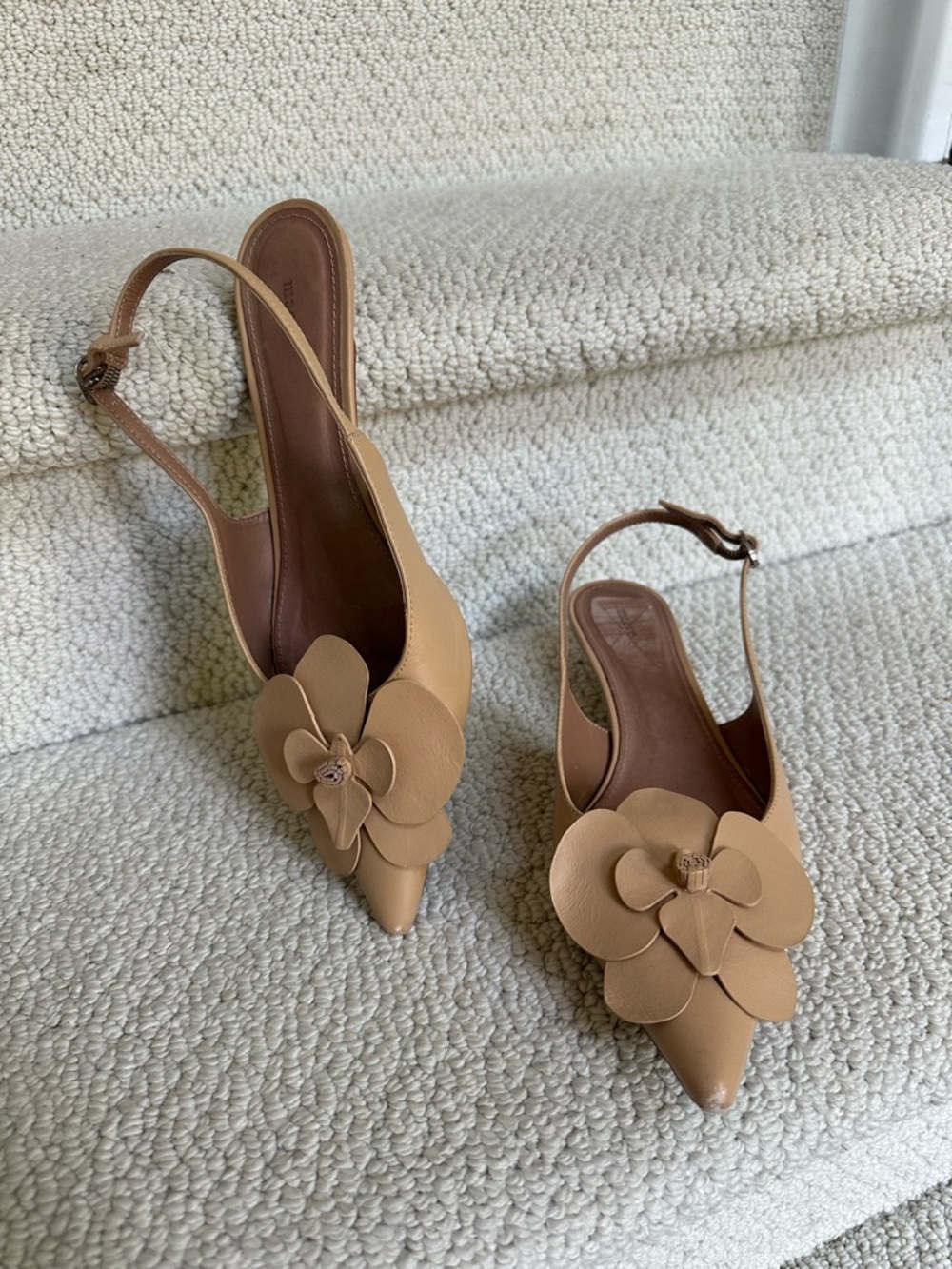 Anthropologie Maeve Women’s Tan Slingback Pointed-Toe Flats Shoes Flower Accent - Picture 14 of 16